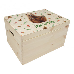 Memorybox met naam kraamcadeau speelgoedkist herinneringskist houten kist opberger kinderkamer kinderkamerinspiratie mies to go handgeschilderd dieren in aquarel baby beer jongen